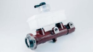 Главный тормозной цилиндр