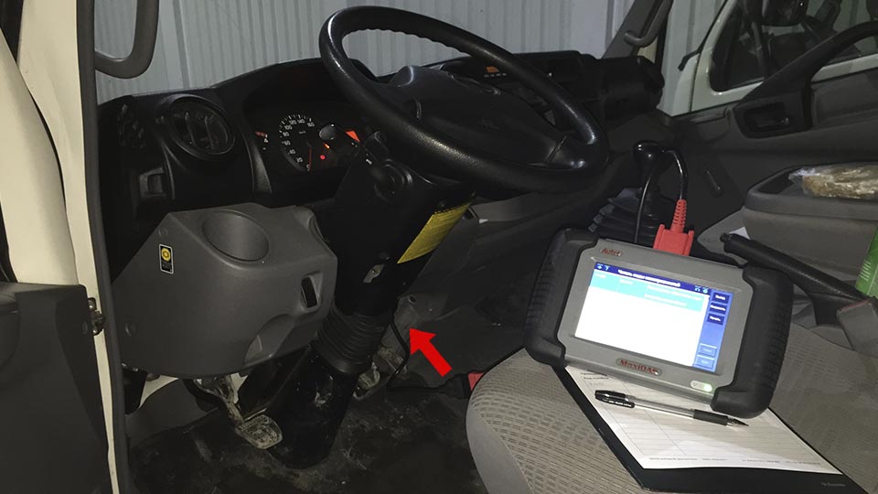 Диагностический разъем Hino 300