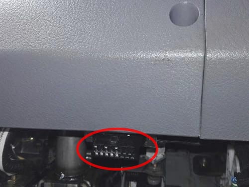 Диагностический разъем Kia Carens