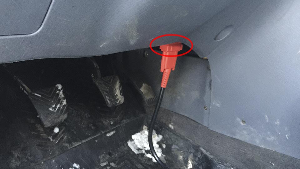 Диагностический разъем Kia Magentis