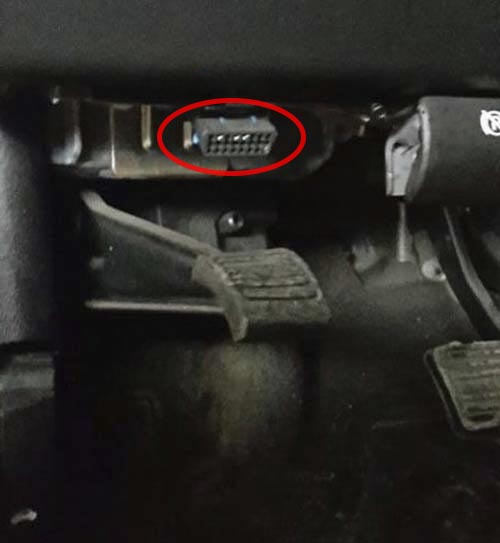 Диагностический разъем Hummer H2