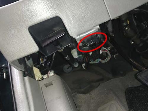 Диагностический разъем Mazda 323