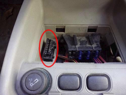 Диагностический разъем Lada Kalina