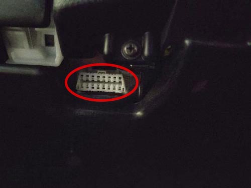 Диагностический разъем Toyota C-HR