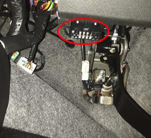 Диагностический разъем Kia Venga