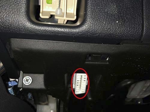 Диагностический разъем Lexus UX