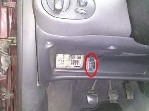 Диагностический разъем Ford Focus