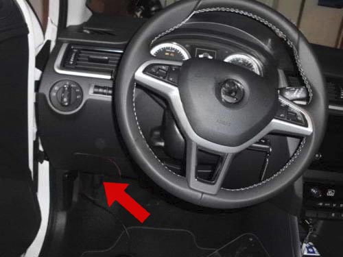Диагностический разъем Skoda Rapid