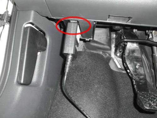 Диагностический разъем Skoda Rapid