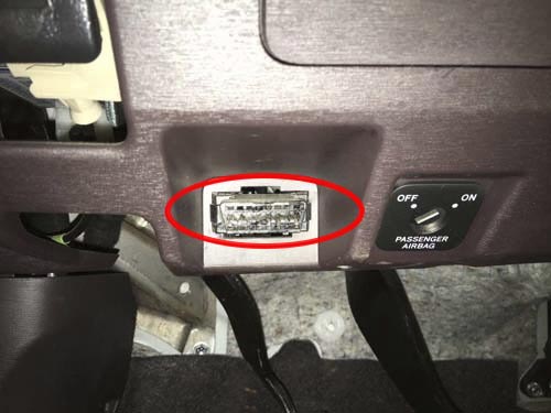Диагностический разъем Toyota iQ