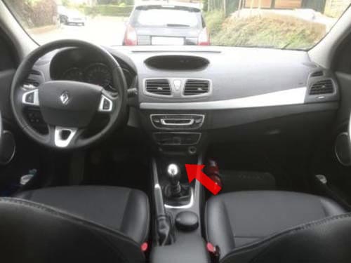 Диагностический разъем Renault Fluence