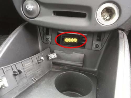 Диагностический разъем Renault Fluence